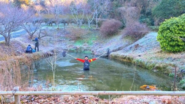 生物系YouTuber・マーシー、池の水を全部抜き、貴重な”絶滅危惧種”発見！環境保全にもしっかり貢献で、称賛の声