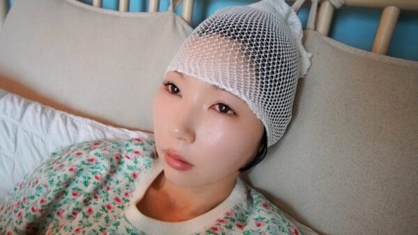 ファッションYouTuber・あさぎーにょ、寝起き転倒で頭に大怪我！？大量出血で救急車搬送！視聴者からは心配の声！